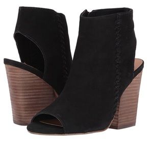 Steve Madden mingle heel